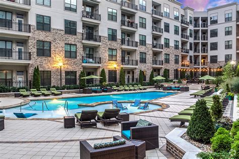 nashville apartments downtown.
